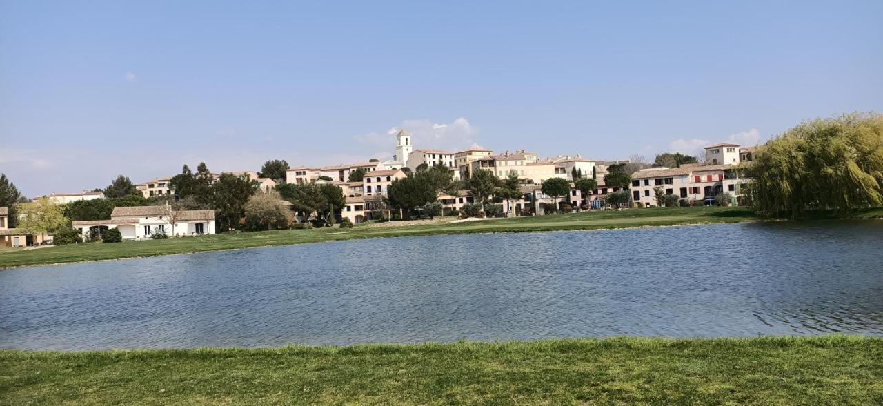 Charmant T2 Climatise Avec Belle Vue , Golf De Pont-Royal Малмор Екстериор снимка