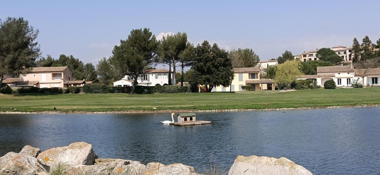 Charmant T2 Climatise Avec Belle Vue , Golf De Pont-Royal Малмор Екстериор снимка