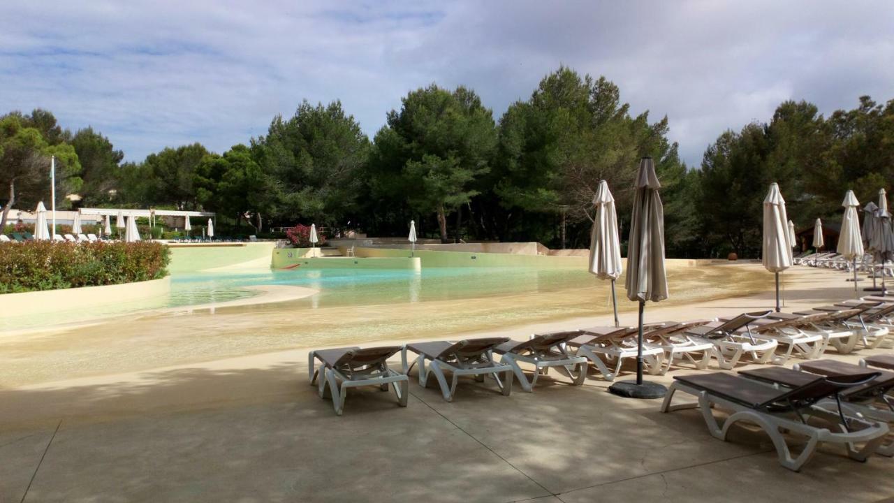 Charmant T2 Climatise Avec Belle Vue , Golf De Pont-Royal Малмор Екстериор снимка