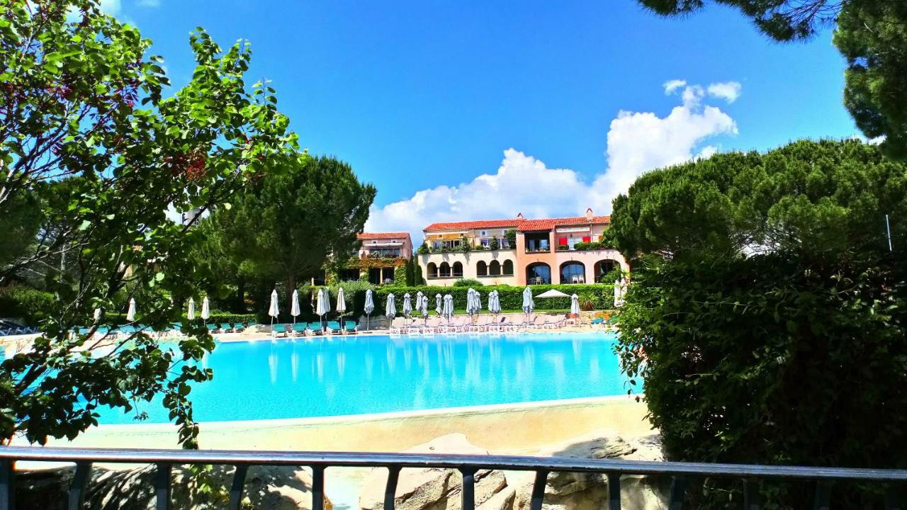 Charmant T2 Climatise Avec Belle Vue , Golf De Pont-Royal Малмор Екстериор снимка