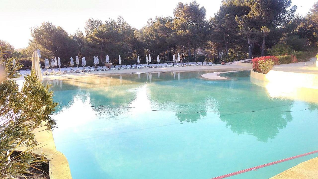 Charmant T2 Climatise Avec Belle Vue , Golf De Pont-Royal Малмор Екстериор снимка